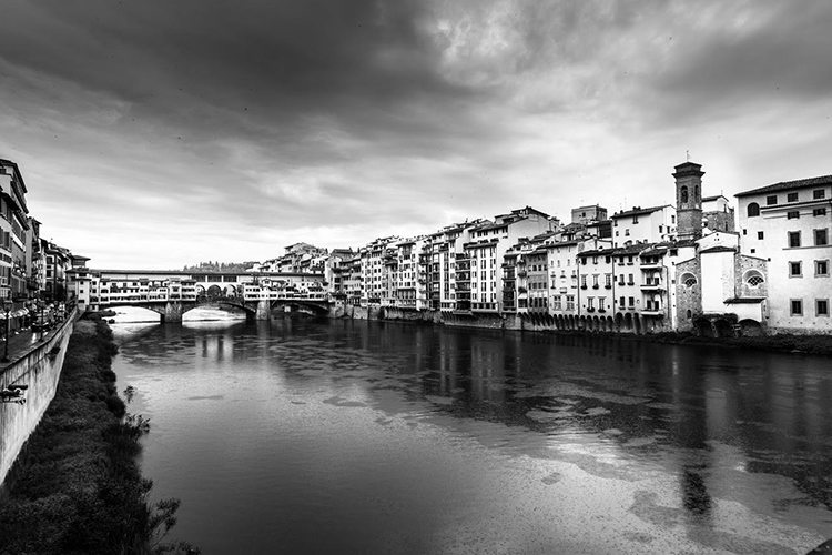 Ponte vecchio photo by Moggi